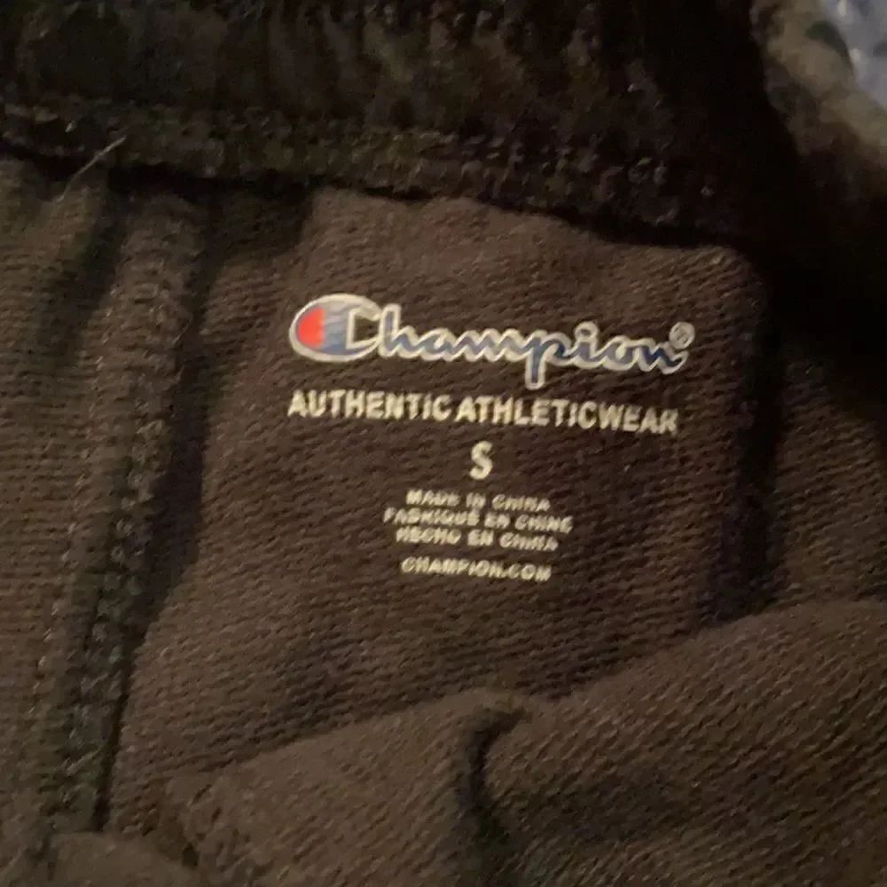 Champion boys shorts S - Picture 2 of 2